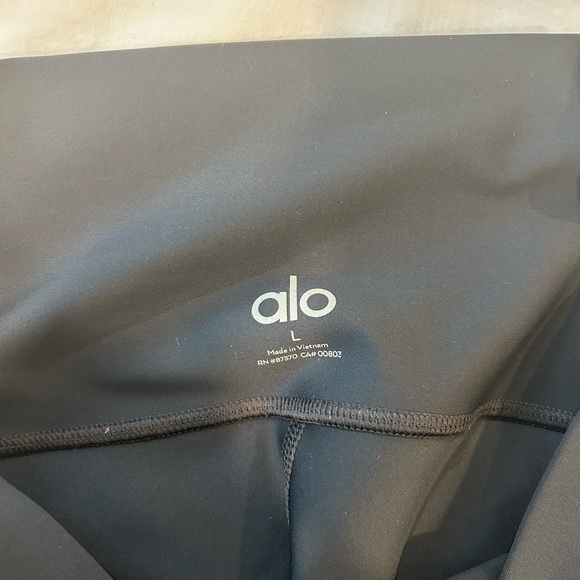 ALO Yoga Charcoal High-Waisted Leggings - Picture 4 of 5